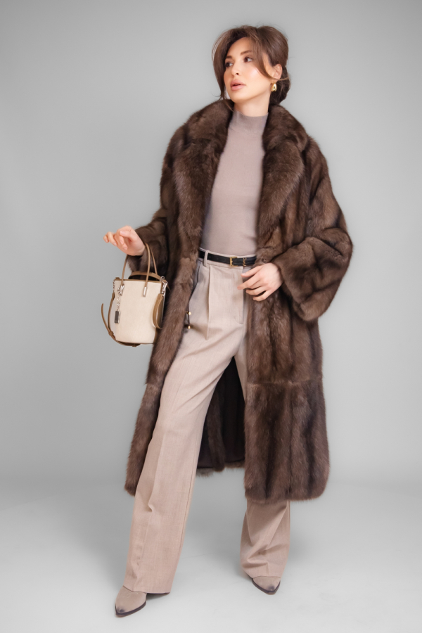 Коричневая соболиная шуба Manzari